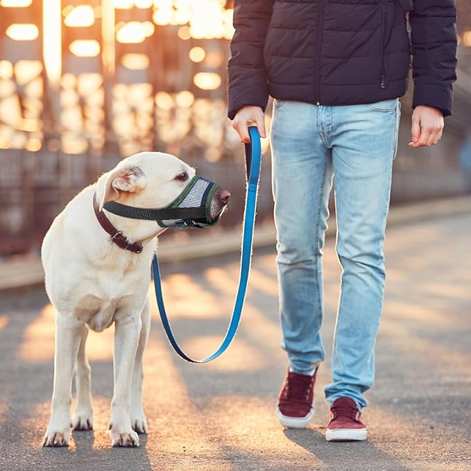 Coppthinktu Dog Muzzle, Soft Mesh Muzzle for Small Medium Large Dog Mouth Guard, Breathable Dog Muzzles to Prevent Biting Barking, Adjustable Dog Mouth Cover Muzzle for Dog Allow Panting Drinking