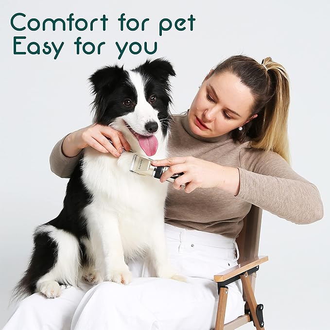 Dog Shaver Clippers Low Noise Dog Grooming Kit USB Rechargeable Pet Hair Clipper Trimmers,Shaver Suitable for Small and Large Dogs Cats Animals (Gold)